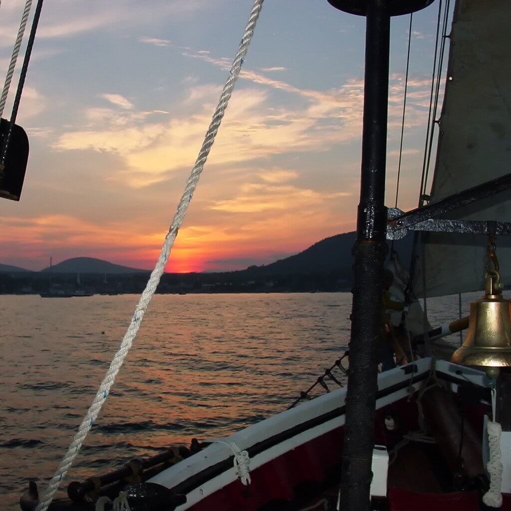 camden-windjammer-sunset-sail-3